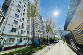 большая трех комнатная квартира